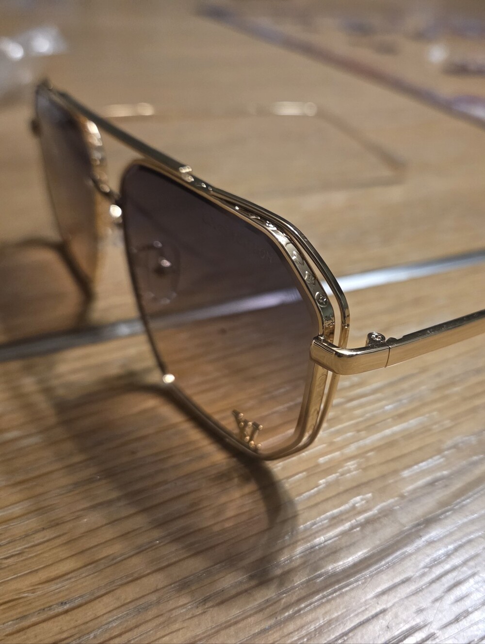 Gold Frame Gradient Brown-Gray Aviator Sunglasses